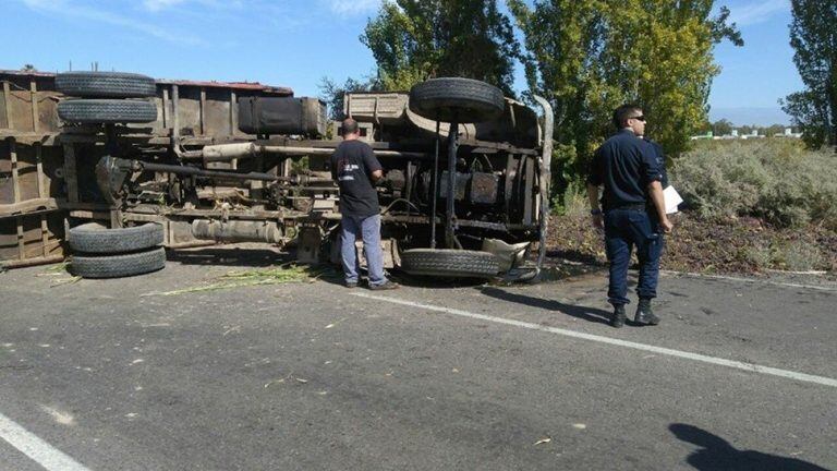 El vuelco se produjo en calle La Plata.