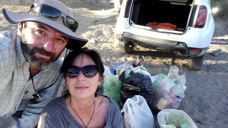 Fernando y Karina, una pareja que lucha contra la basura.