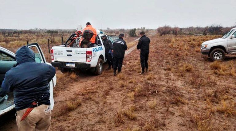 Efectivos policiales durante el rastrillaje (Diario Textual)