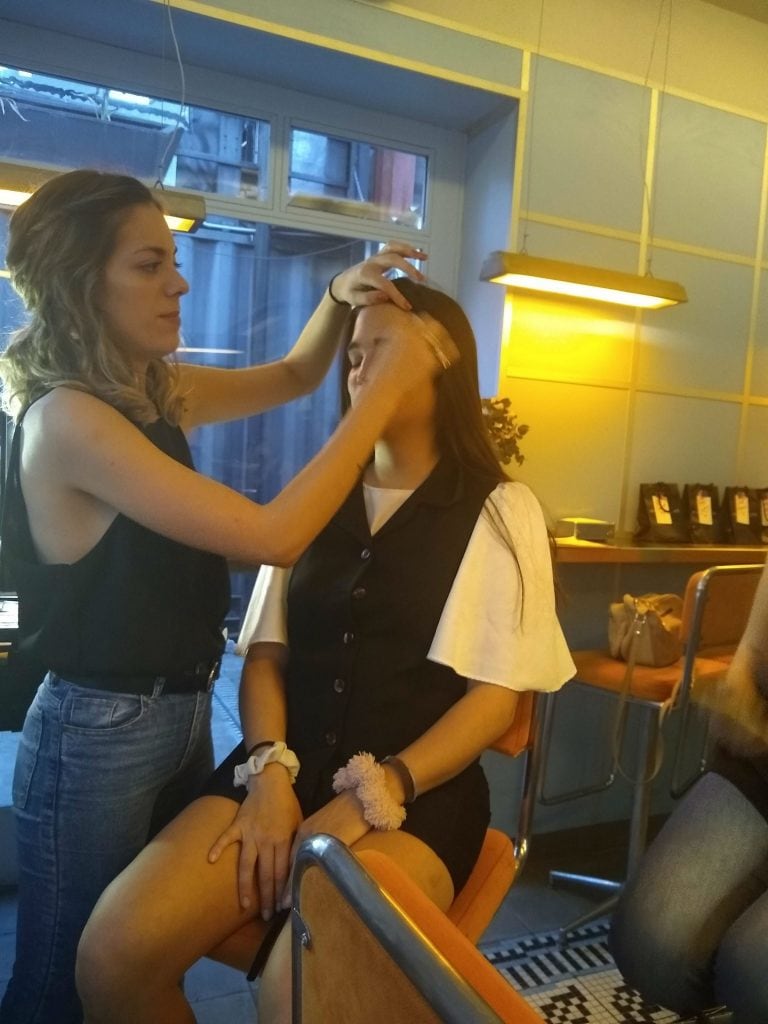 Cande Aliaga, make up artist de la marca.