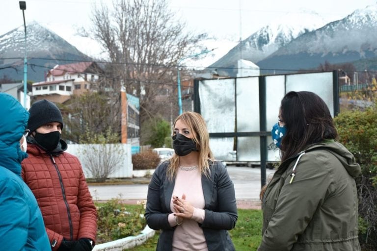 Traslado de "Casa Leviñanco" por la Municipalidad de Ushuaia