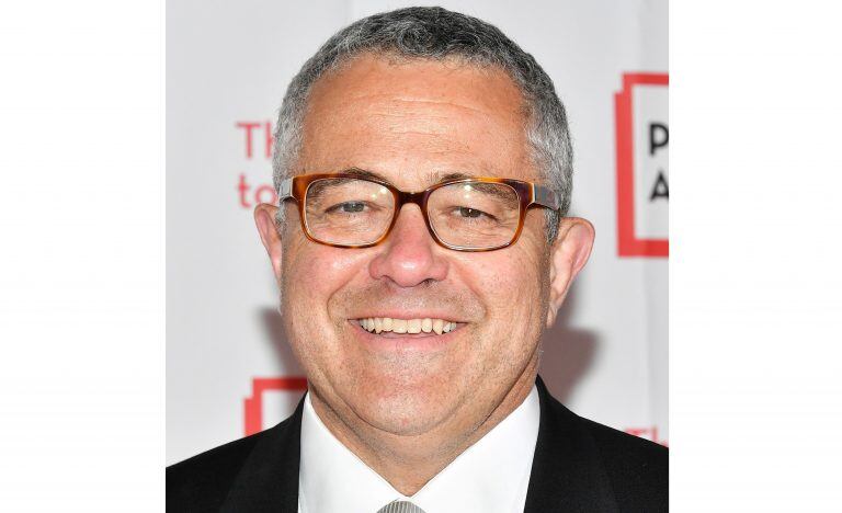 Jeffrey Toobin, de 60 años, pidió perdón el lunes tras ser suspendido por la revista The New Yorker por mostrar su órgano sexual (Foto: Dia Dipasupil / Getty Images North America / AFP)