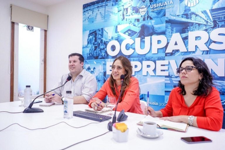 Representantes municipales mantuvieron una reunión virtual con personal de Nación para avanzar en proyectos de desarrollo habitacional.