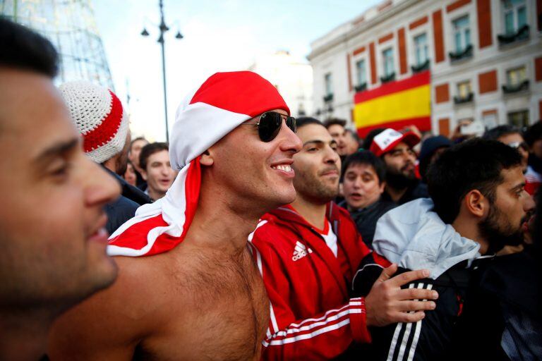 Hinchas de Boca acudieron a Madrid para presenciar la postergada final de la Copa Libertadores (REUTER)