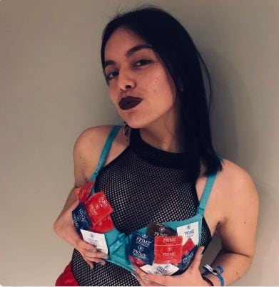 Esta chica diseñó un corpiño con preservativos  (Foto: Instagram)