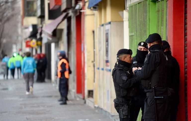 El centro platense amaneció custodiado por 700 policías (web).