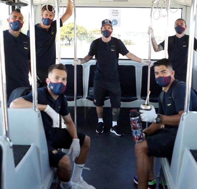 Lionel Messi y sus compañeros en la previa al primer partido luego del coronavirus (Foto: Instagram)