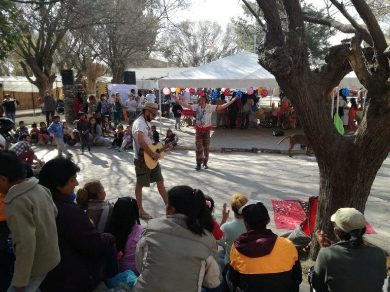 Músicos acompañaron a los niños en su día