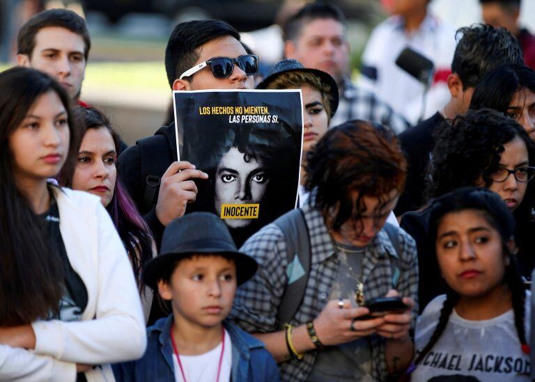 Una marcha en Buenos Aires en defensa de Michael Jackson. (REUTER)