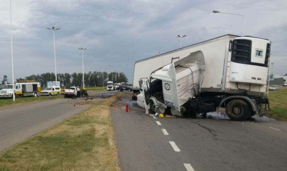 Tragedia en la Ruta 34: tres muertos por un choque entre una pickup y ...