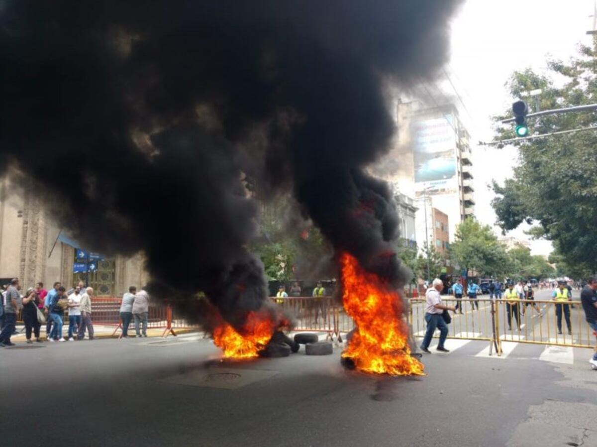 Atento si vas este viernes a Epec: habrá abandono de tareas y movilización