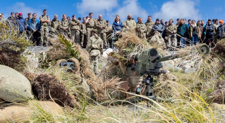 Personal de la compañía de Infantería del Ejercito Británico en ejercicio de tiro.