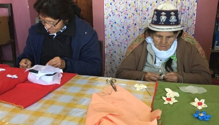 Abuelas de los Hogares Municipales de Día (El Tribuno)