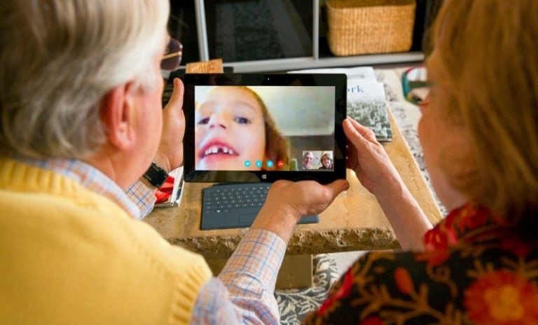 En el día mundial de las personas mayores, invitan a enviar mensajes de amor a los abuelitos (imagen ilustrativa)