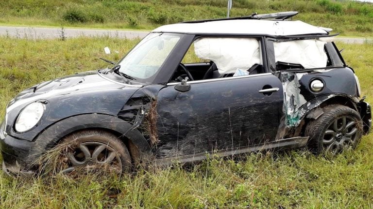 Así quedó el auto de Sofía Trimarco tras el accidente. (@RodrigoRamos78)