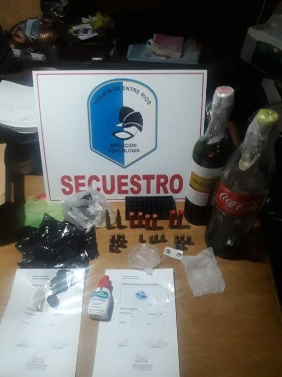 Secuestraron armas, droga y dinero.