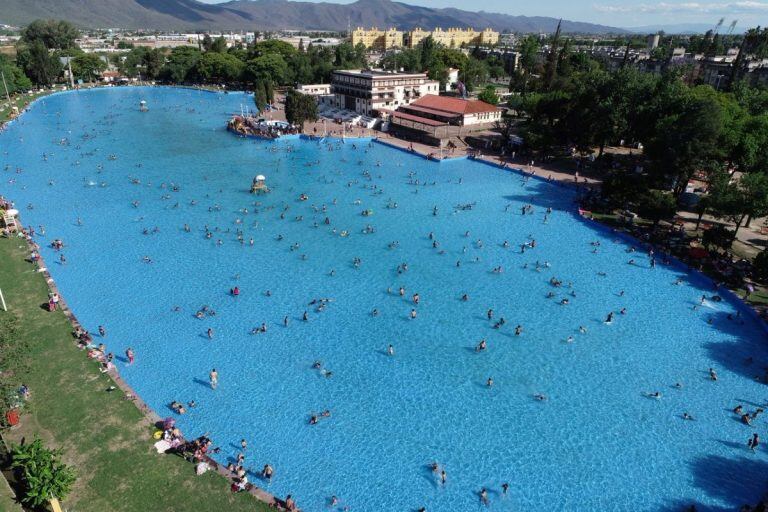 Natatorios municipales abiertos (Facebook Balneario Camping "Carlos Xamena")