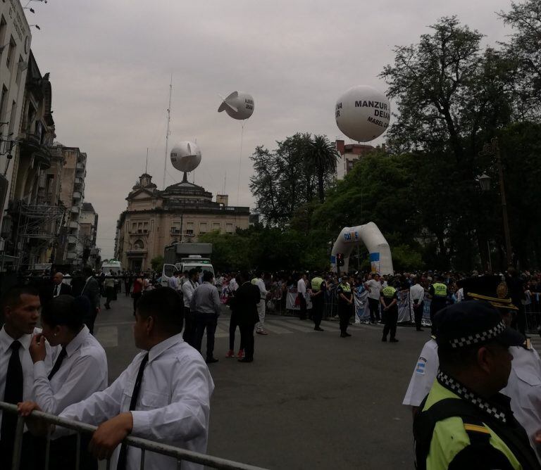 Plaza Independencia (Luis Solórzano).