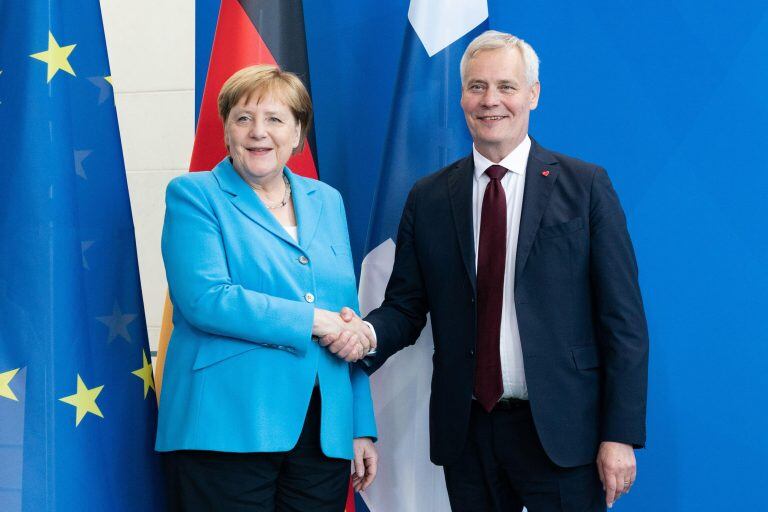 Angela Merkel junto al finlandés Antti Rinne (EFE)