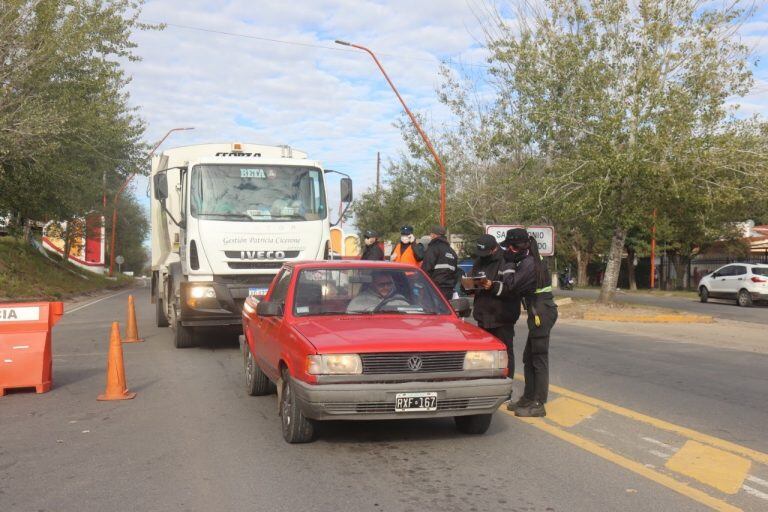 Covid-19 en Icho Cruz: extreman los controles de tránsito en el ingreso sur de Carlos Paz