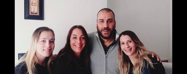 las hermanas Vicario junto al Intendente Facundo Prades