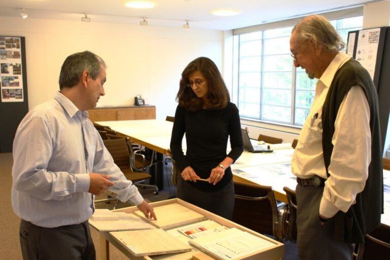 María Susana La Porta Drago, repasando con al arquitecto César Pelli detalles del proyecto, en las oficinas del estudio Pelli Clarke Pelli Architects en Nueva York.