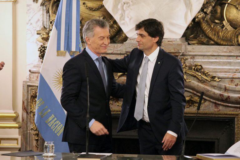 Mauricio Macri y Hernán Lacunza. (dpa)