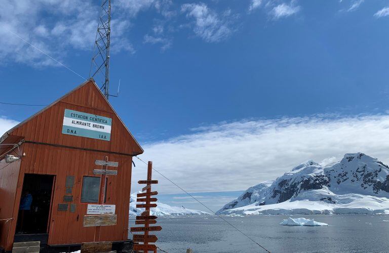 EXPEDICIÓN ANTÁRTIDA - BAHÍA PARAÍSO (ANTÁRTIDA), 14/01/2019.- Vista general de la base argentina  este 13 de enero de 2019.