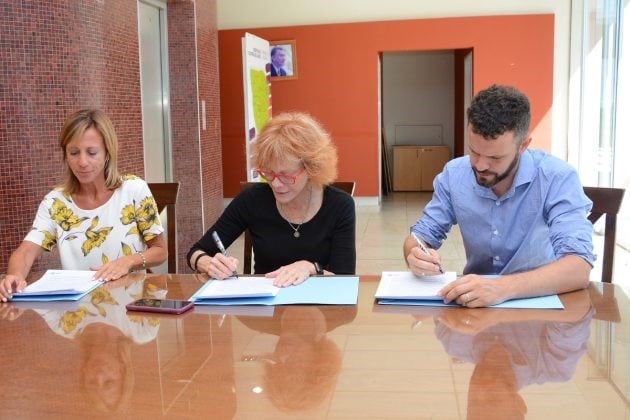 Las ministras de Salud, Silvia Sosa Araujo, y de Ciencia y Tecnología, Alicia Bañuelos, suscribieron un acuerdo con Lucas Ritacco, del Hospital Italiano.