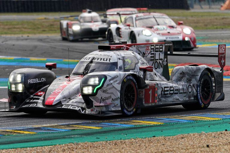 El coche que finalizó segundo en la categoría LMP1, el Rebellion de Senna, Nato y Menezes.