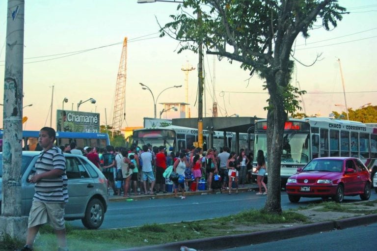 Demoras en la zona del puerto por el paro de colectivos. (Foto: Época)