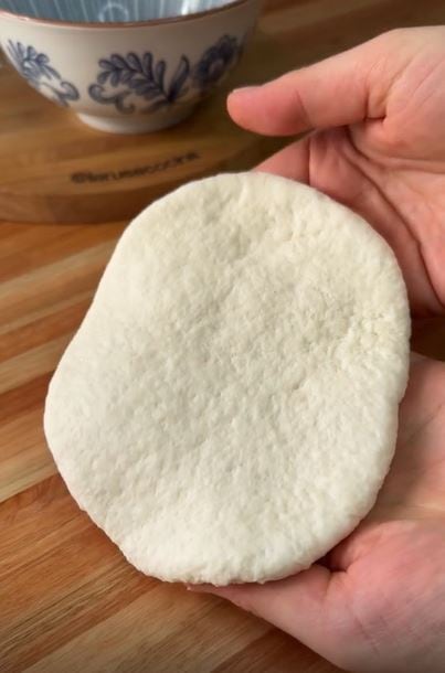 Pan sin horno y con solo 3 ingredientes: ideal para hacer tostados