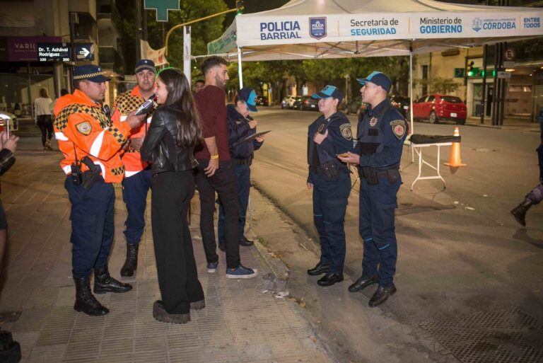 Controles en Nueva Córdoba (Ignacio Cadario).