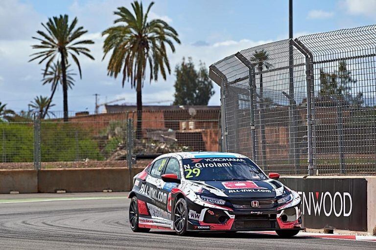 El Honda Civic Type R TCR de Girolami, en el circuito Moulay El Hassan de Marrakech.