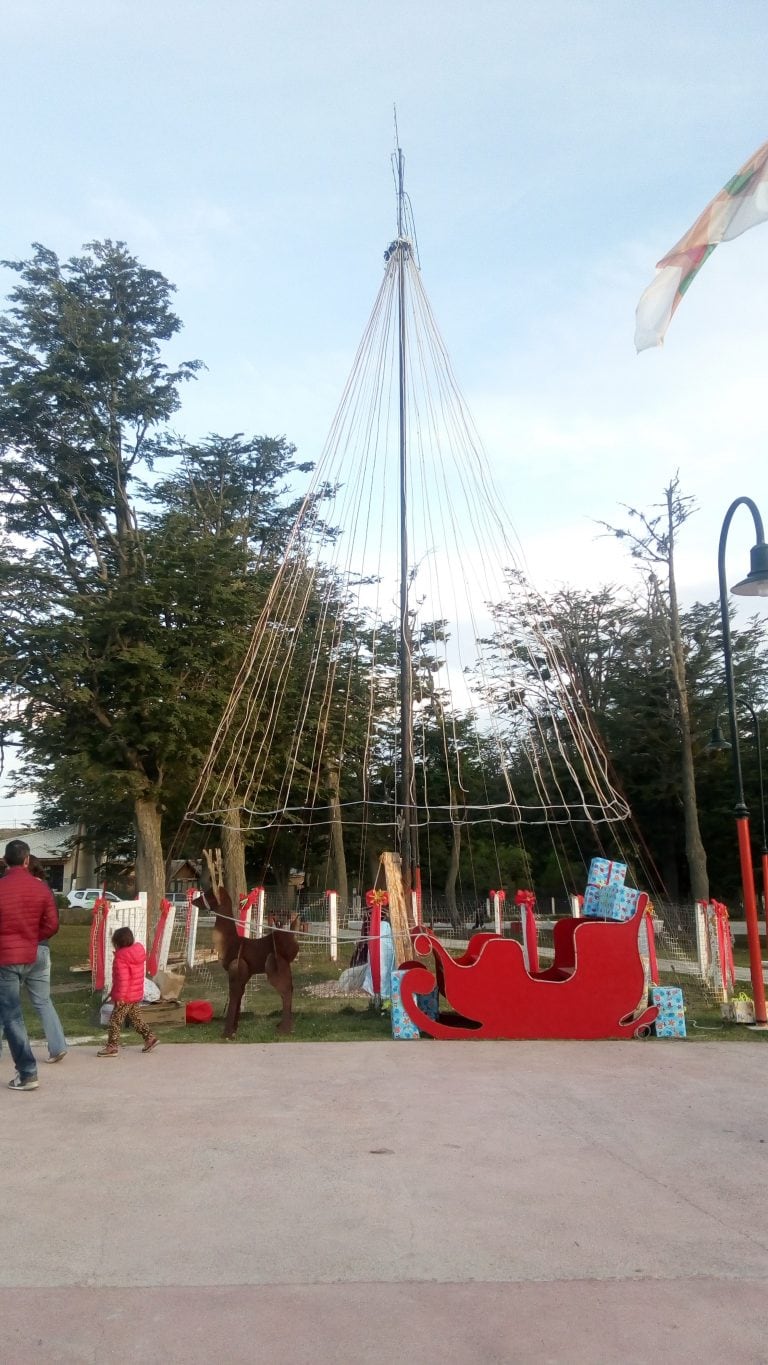 Encendido  del árbol de navidad en Tolhuin