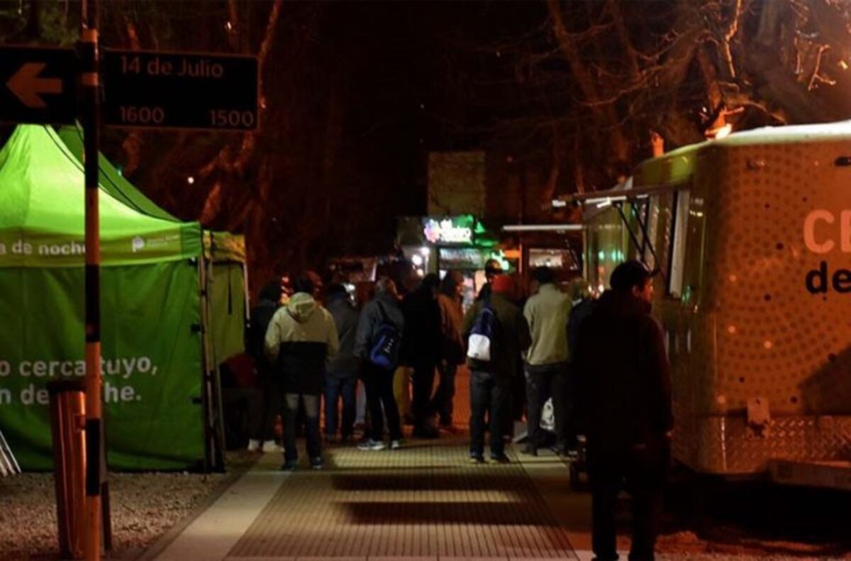 Desde Cáritas cuestionaron que los tráilers del programa "Cerca de noche" se vaya de la Plaza Rocha