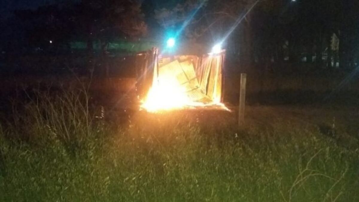 Bahía: destrucción total de una precaria vivienda por un incendio