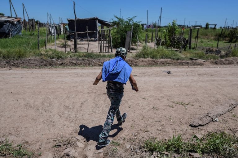 Caminando por su barrio (Juan Vargas)