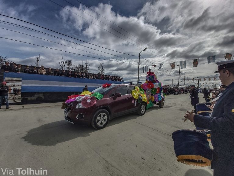 Desfile por el 47° aniversario de Tolhuin