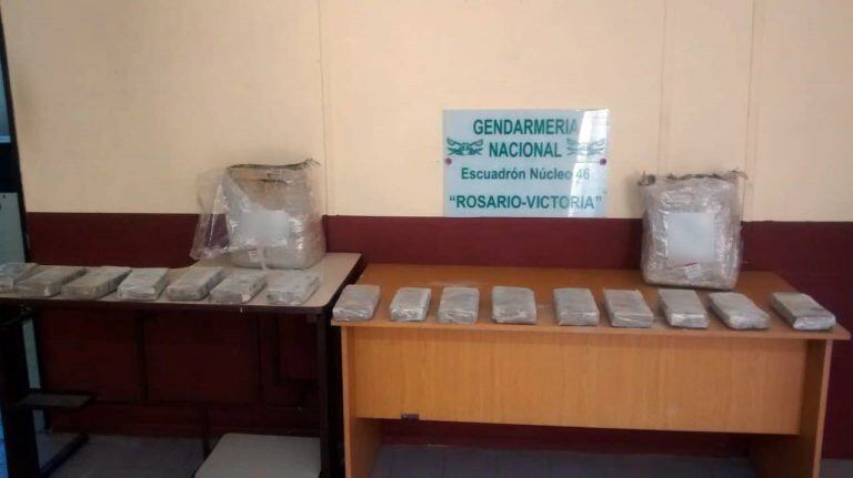 La marihuana había sido repartida en 16 panes. (@minseg)