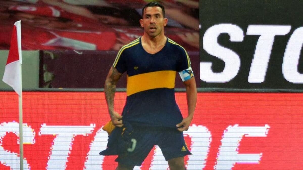 El emotivo recuerdo de Carlos Tevez sobre el homenaje que le hizo a Diego Maradona con su camiseta de Boca