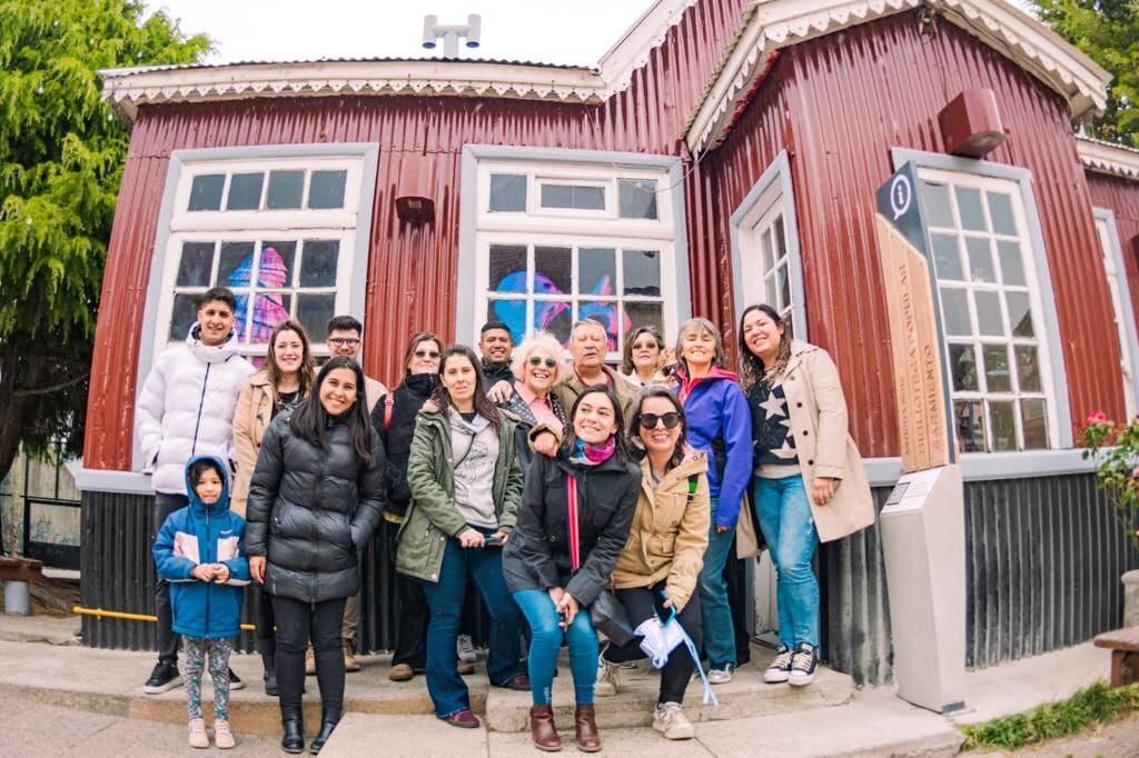 Inauguraron en Ushuaia un tótem informativo en la antigua Biblioteca Popular Sarmiento