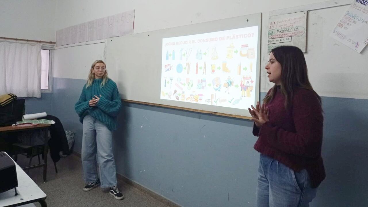 Charla de Gestión Ambiental en el Instituto Secundario de Claromecó