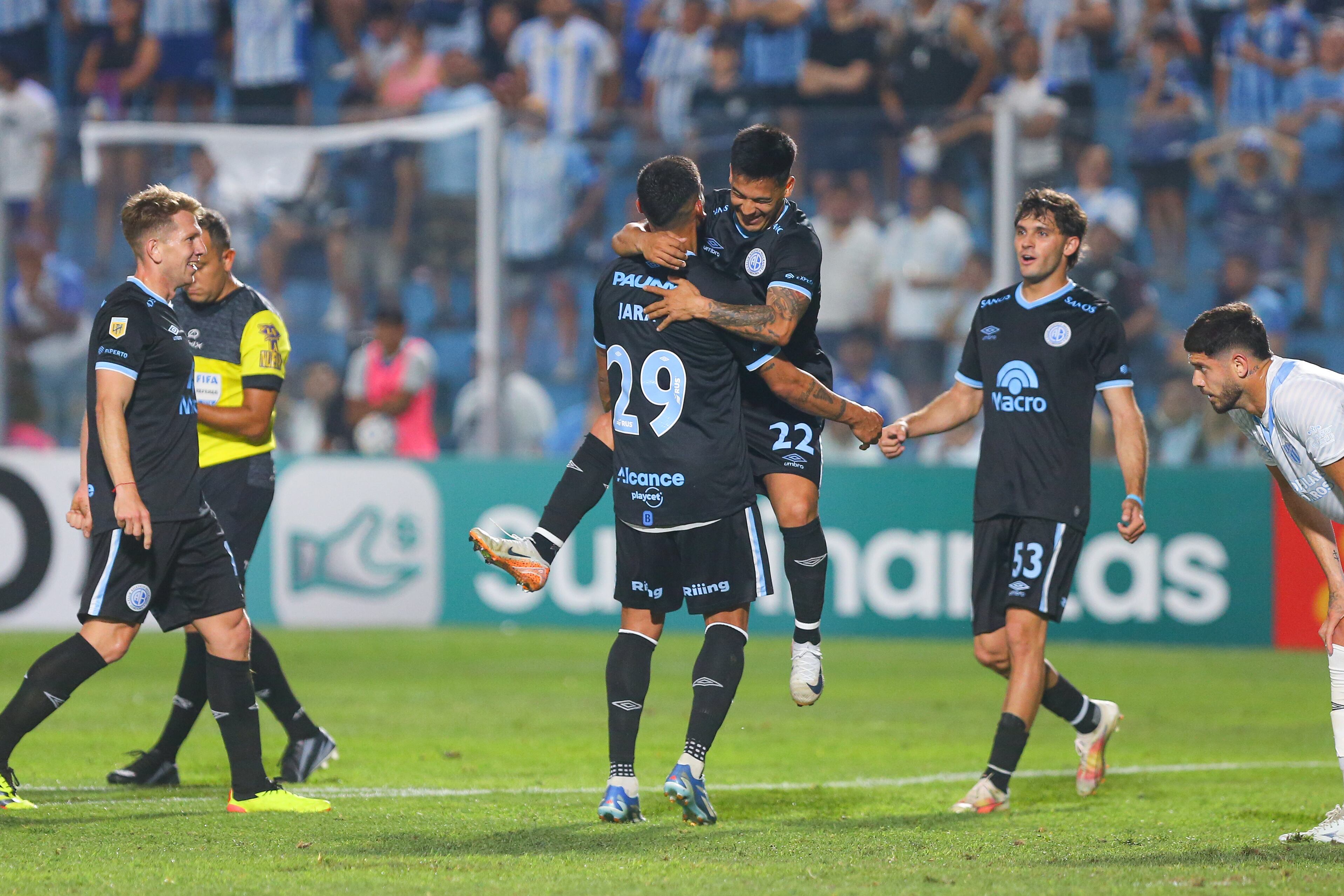 Uvita Fernández festejando. Belgrano visitó a Atlético Tucumán, por la fecha 15 de la Liga Profesional. (Prensa Belgrano)