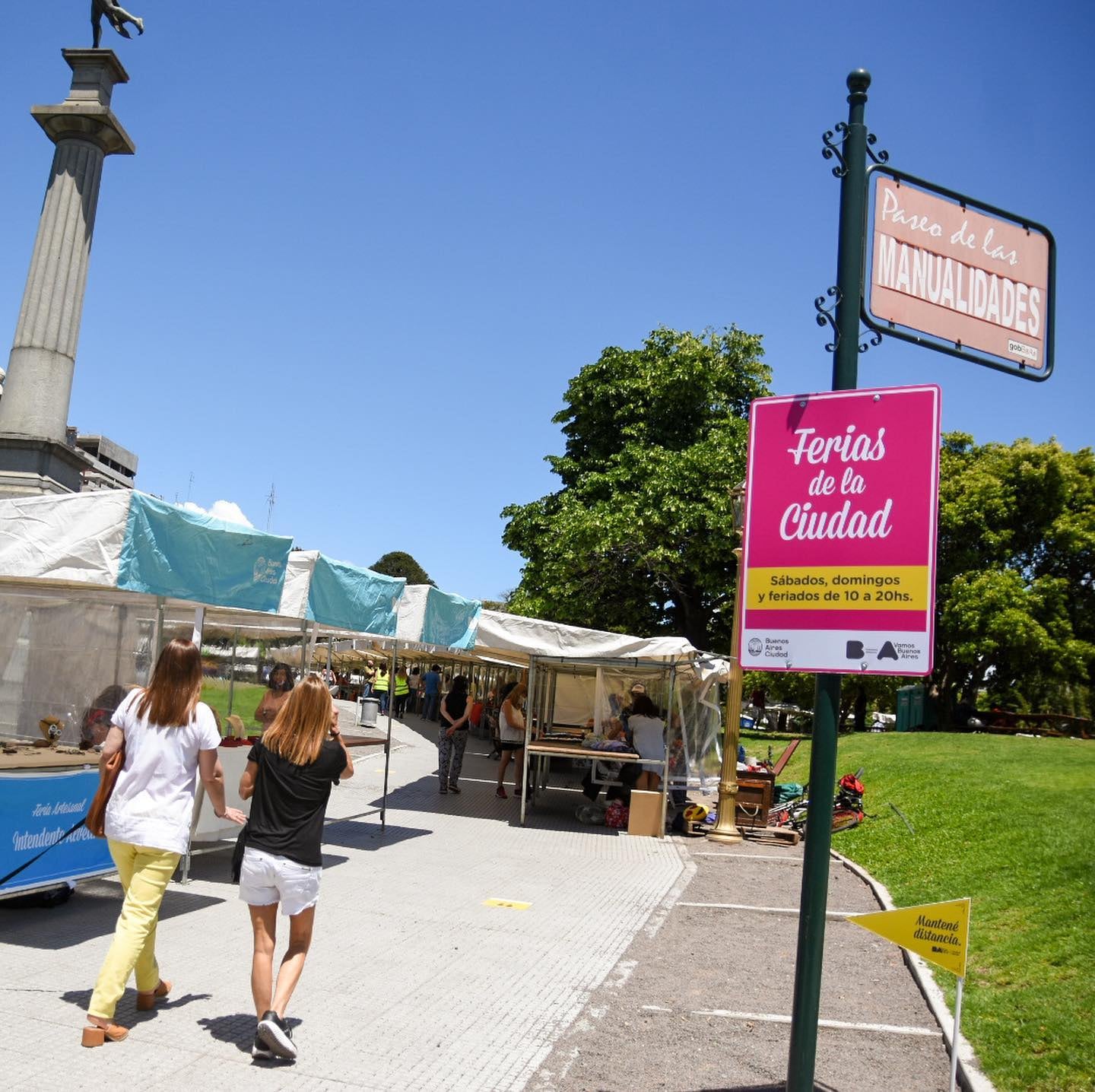 Los porteños volvieron a disfrutar de las ferias de artesanos y manualistas.