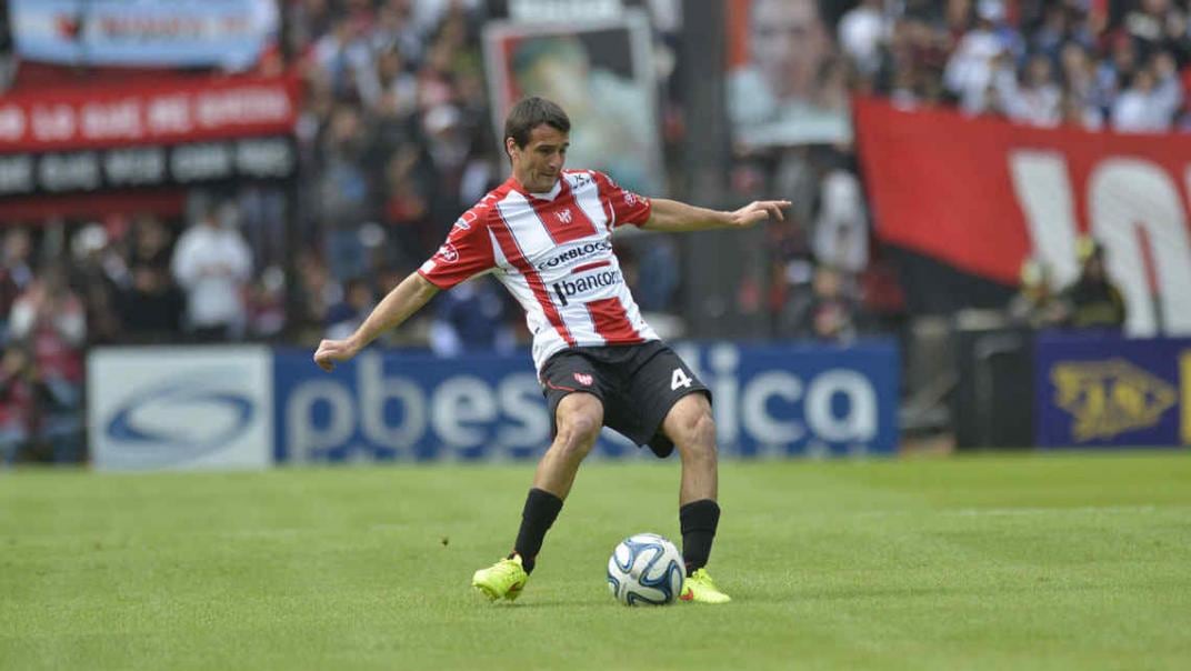 Raúl Damiani. El experimentado defensor vuelve al equipo después de su suspensión (Foto: Pedro Castillo).