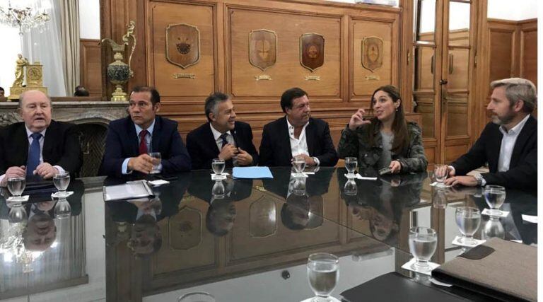 Los gobernadores de las 5 provincias junto a Frigerio (Gobierno de La Pampa)