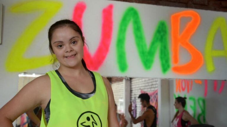 Luciana Peralta, primera instructora cordobesa con Síndrome de Down de Zumba.