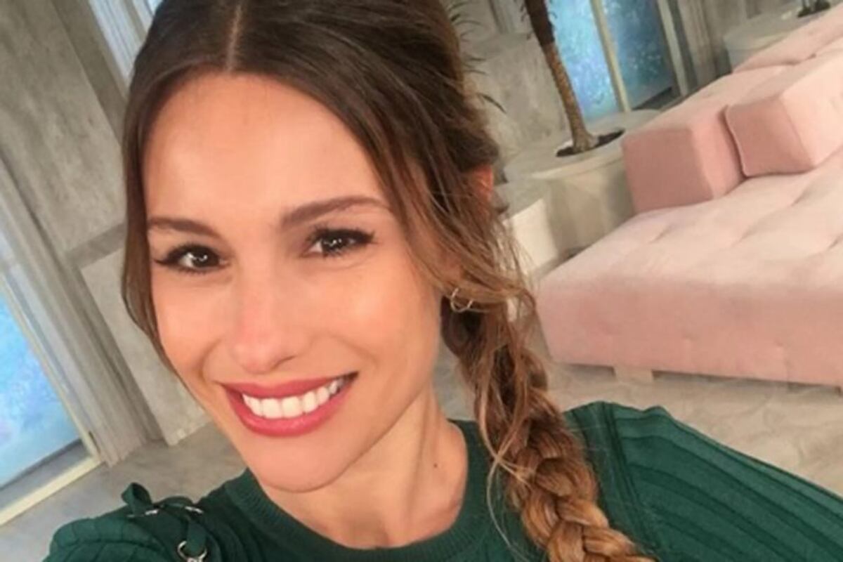 Pampita arrancó la semana con fotos en bikini y enloqueció a sus seguidores