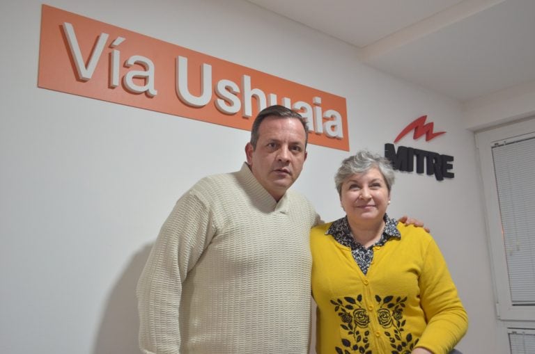 Sec. de seguridad Javier Eposto junto a la Licenciada María del Valle Zúñiga